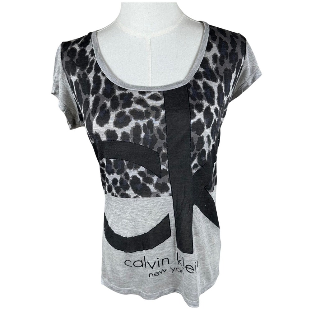 Calvin Klein T Shirt Women XS Gray Leopard Print Logo Tee Graphic Animal Print